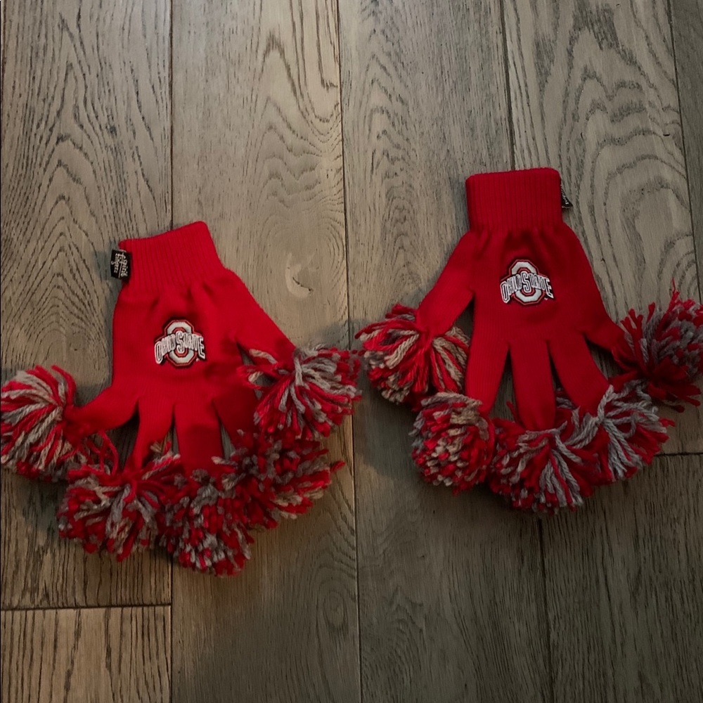 Ohio State Pom Pom Gloves
